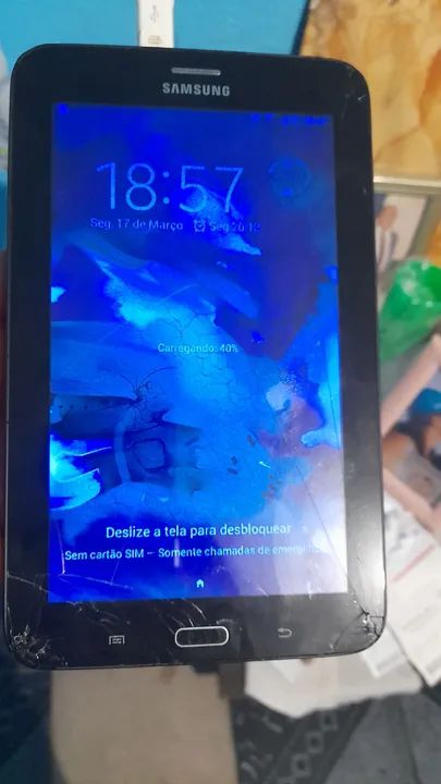 Tablet  está carregando mais só presta as peças  - Foto 4