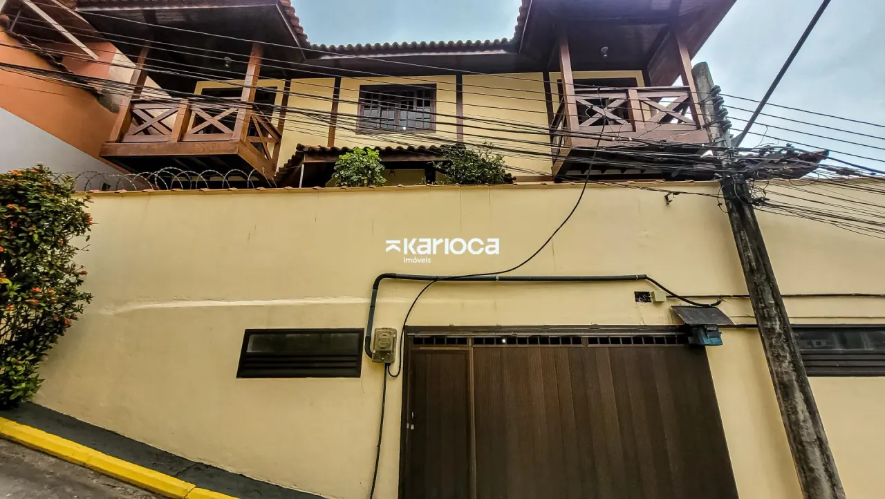 Casa Duplex em condomínio - 130m² - 2 Quartos com dependência + imóvel anexo
