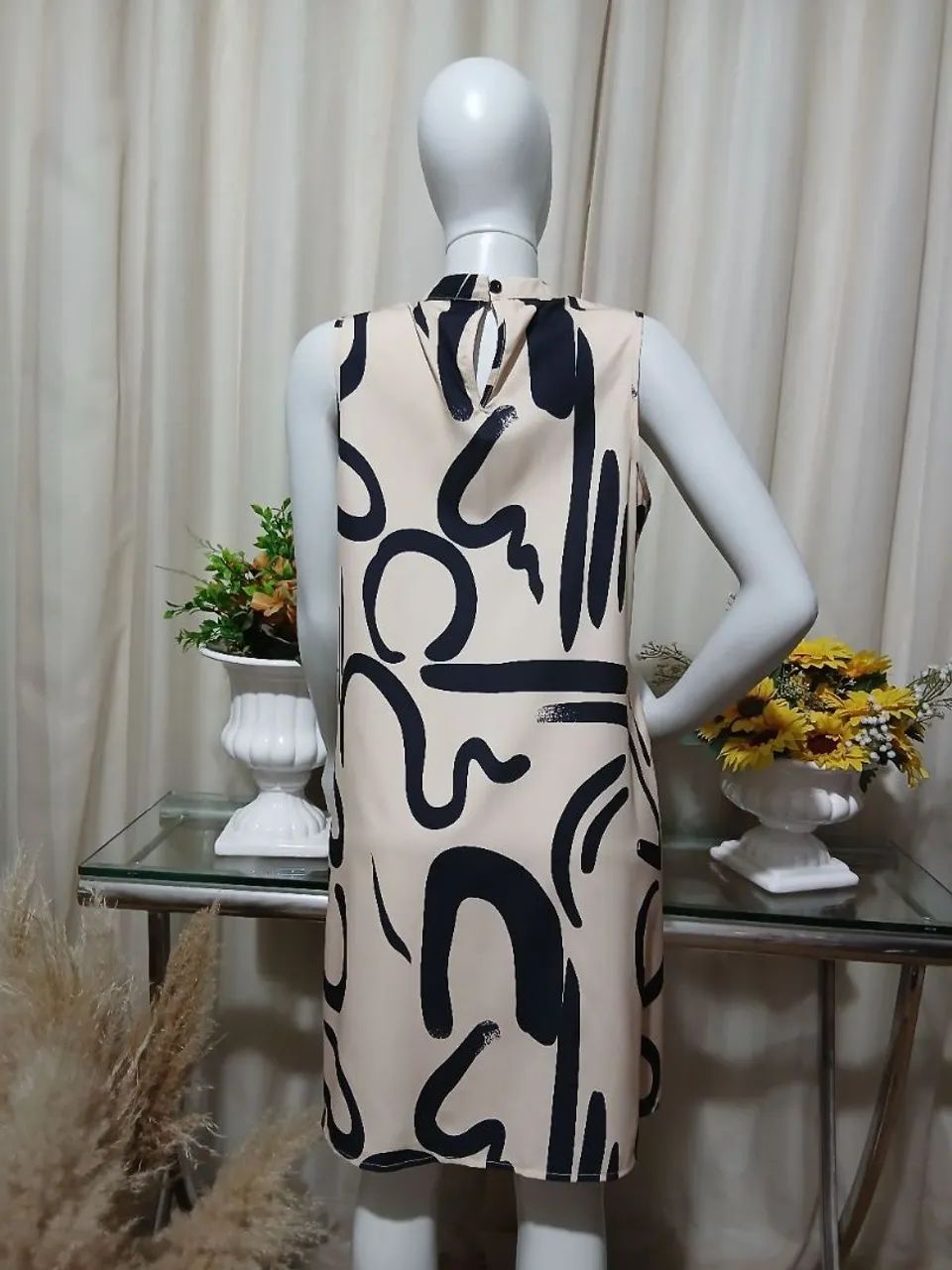 Vestido solto sem manga e estampado - Foto 2