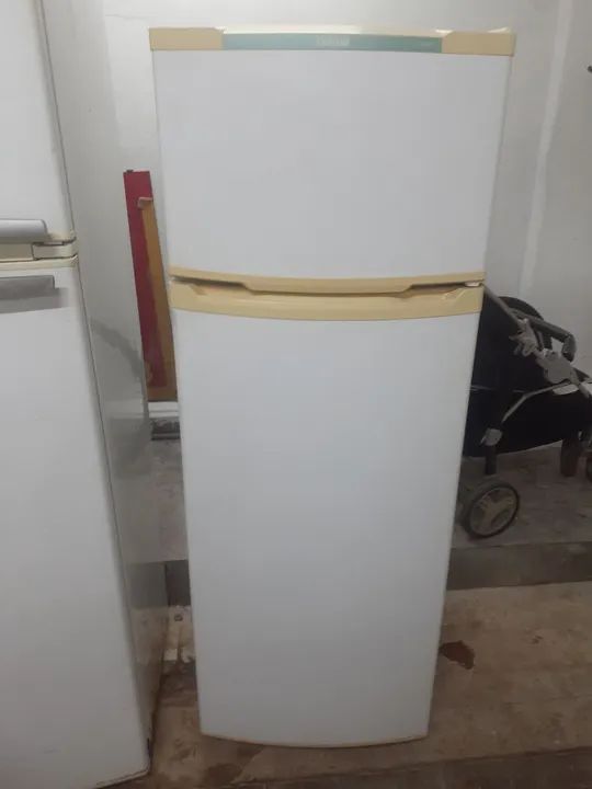 Geladeira cônsul 340litros 110volt funcionado tudo perfeitamente 