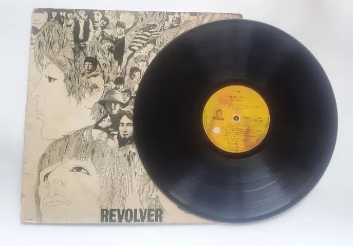LP VINIL - THE BEATLES - REVOLVER - EDIÇÃO DE 1974 COM SELO GRAFADO INCORRETAMENTE - Foto 3