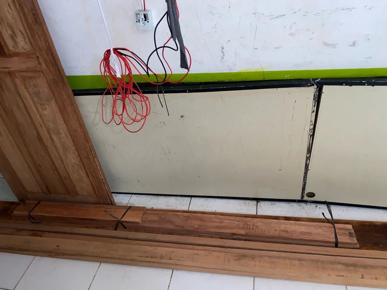 Porta + Aduela nova de madeira. Completa. - Foto 2