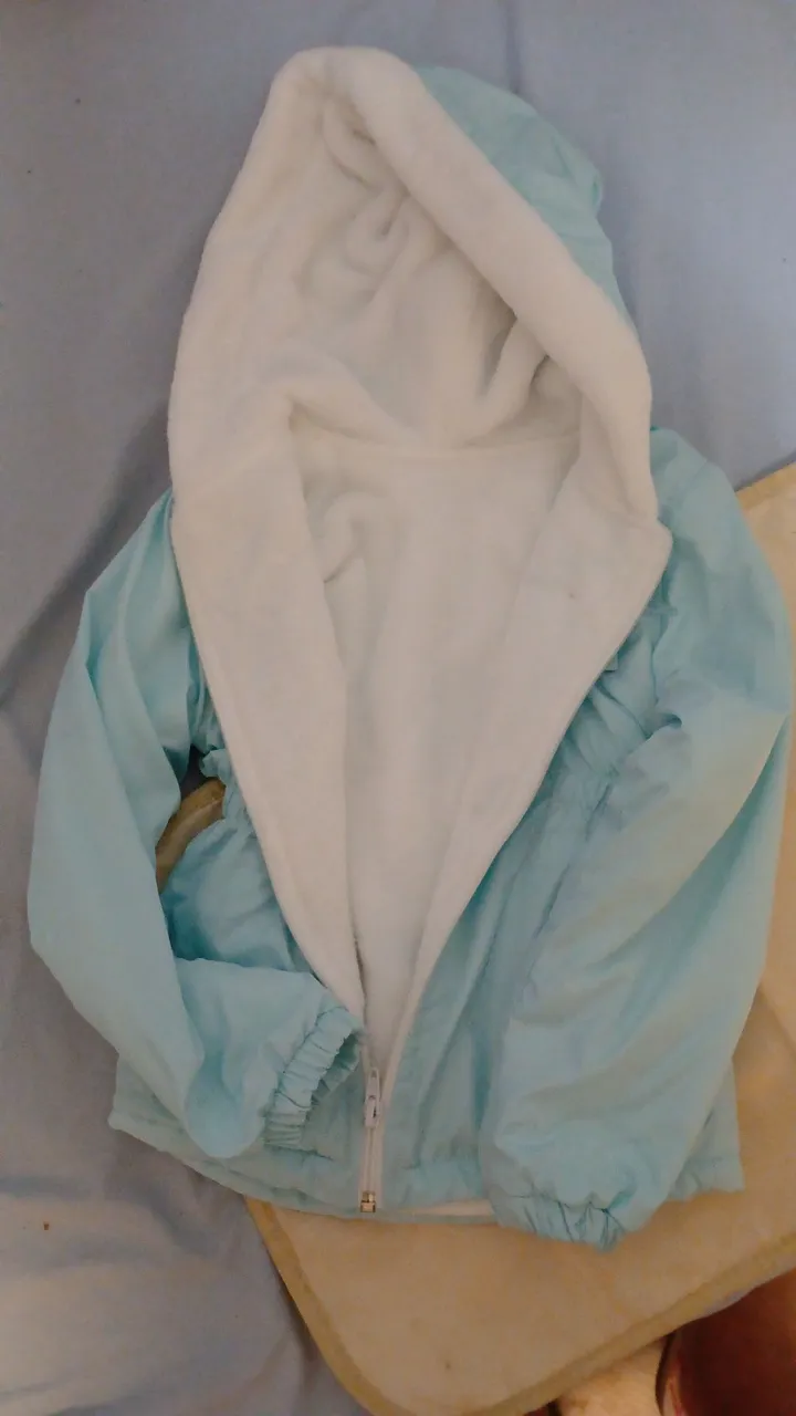Casaco infantil azul e branco