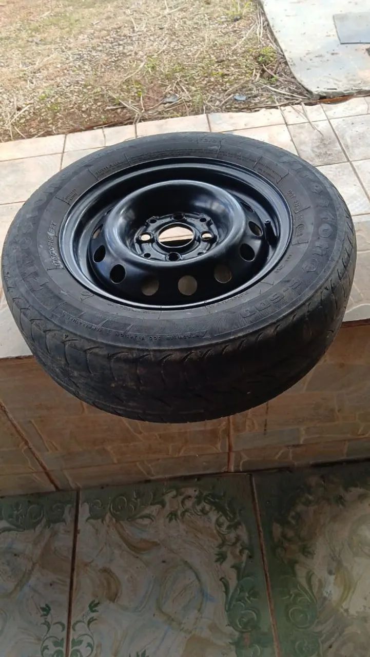 1 Estep Aro 13 VW R$ 150