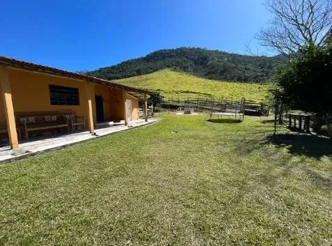 Sítio de 2,7 Hectares em Catuçaba Com Casa Lago Topografia Média/Plana