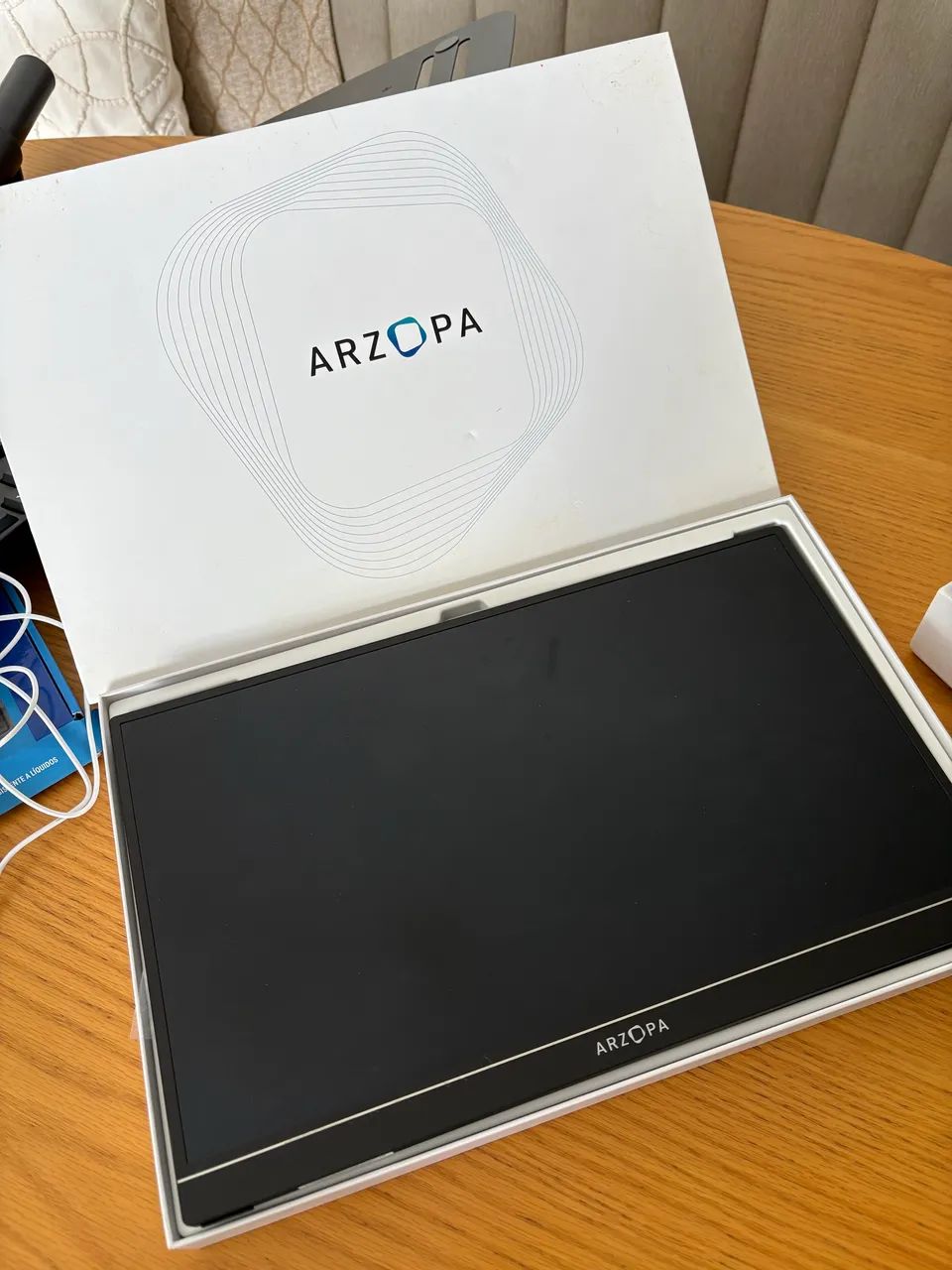 Kit 2 monitores + suporte + 2 teclados + mouse 