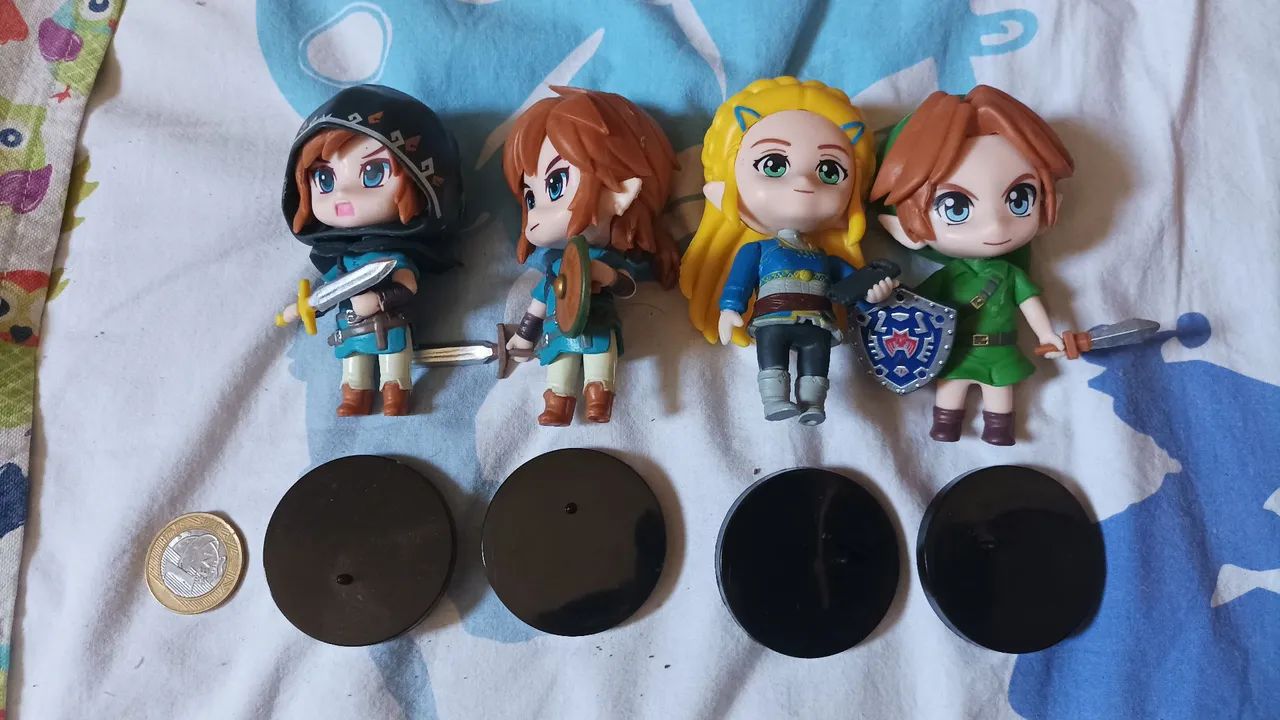 Bonecos de Link e Zelda unidade