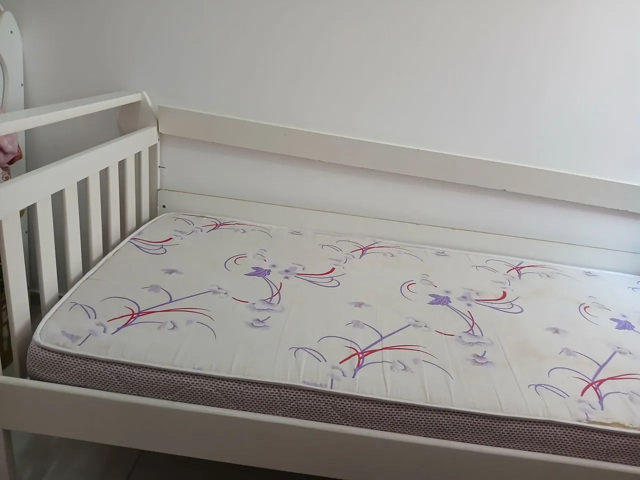 Cama babá/ infantil off white com colchão solteiro