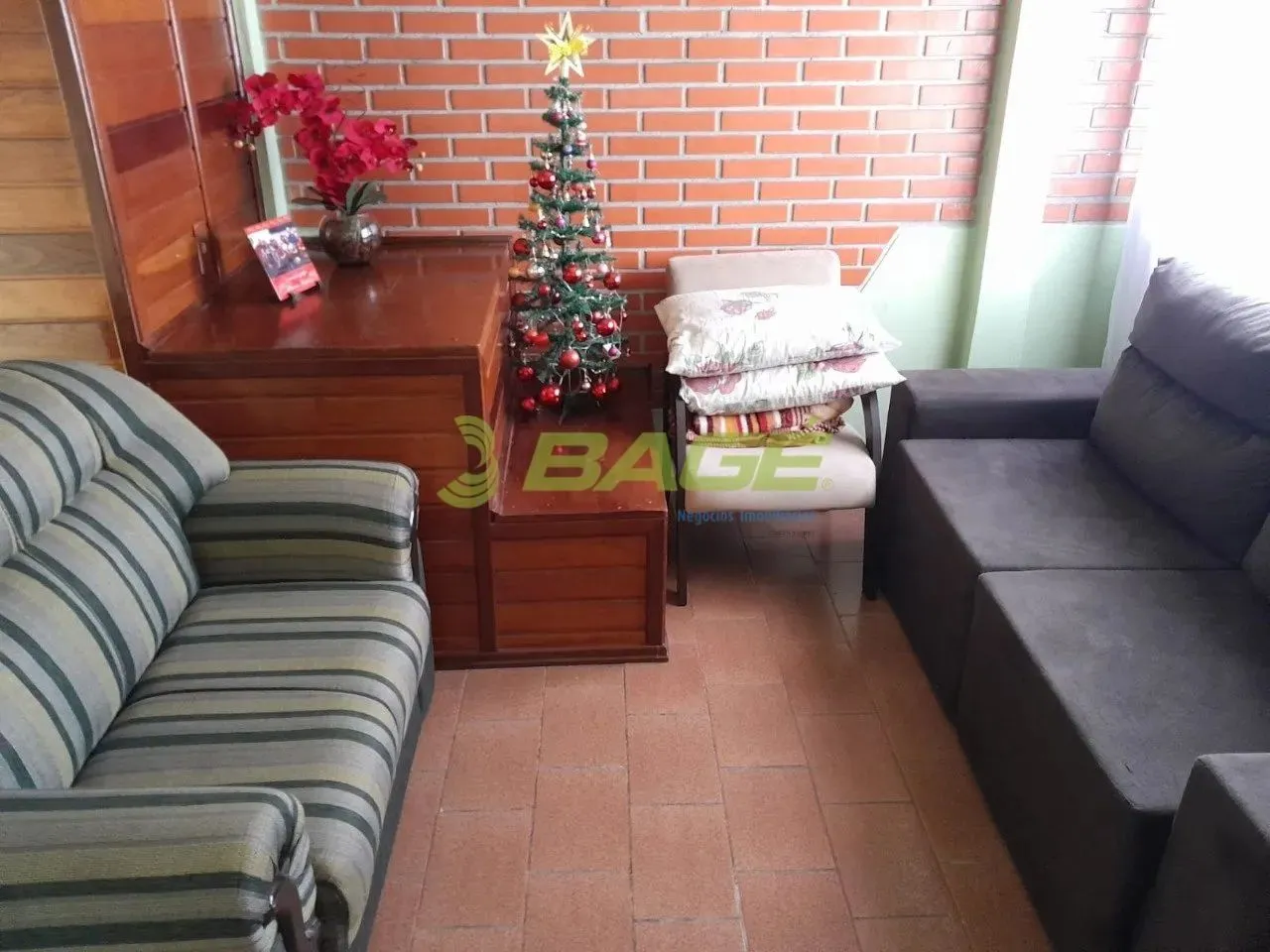 Sobrado no Fragata com comercio.