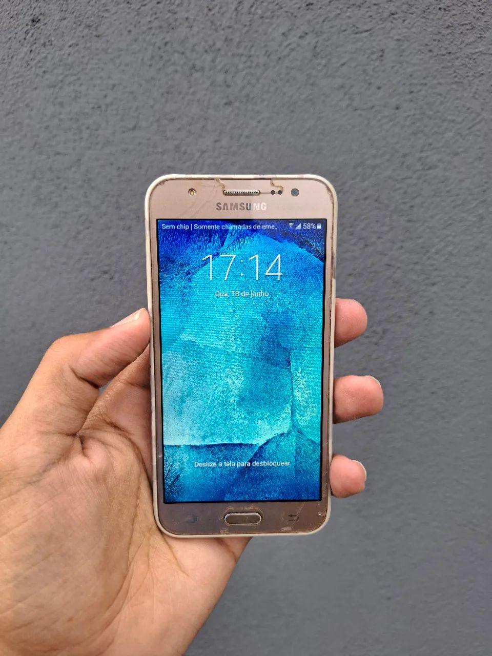 Celular Samsung Galaxy J5 16GB Dourado