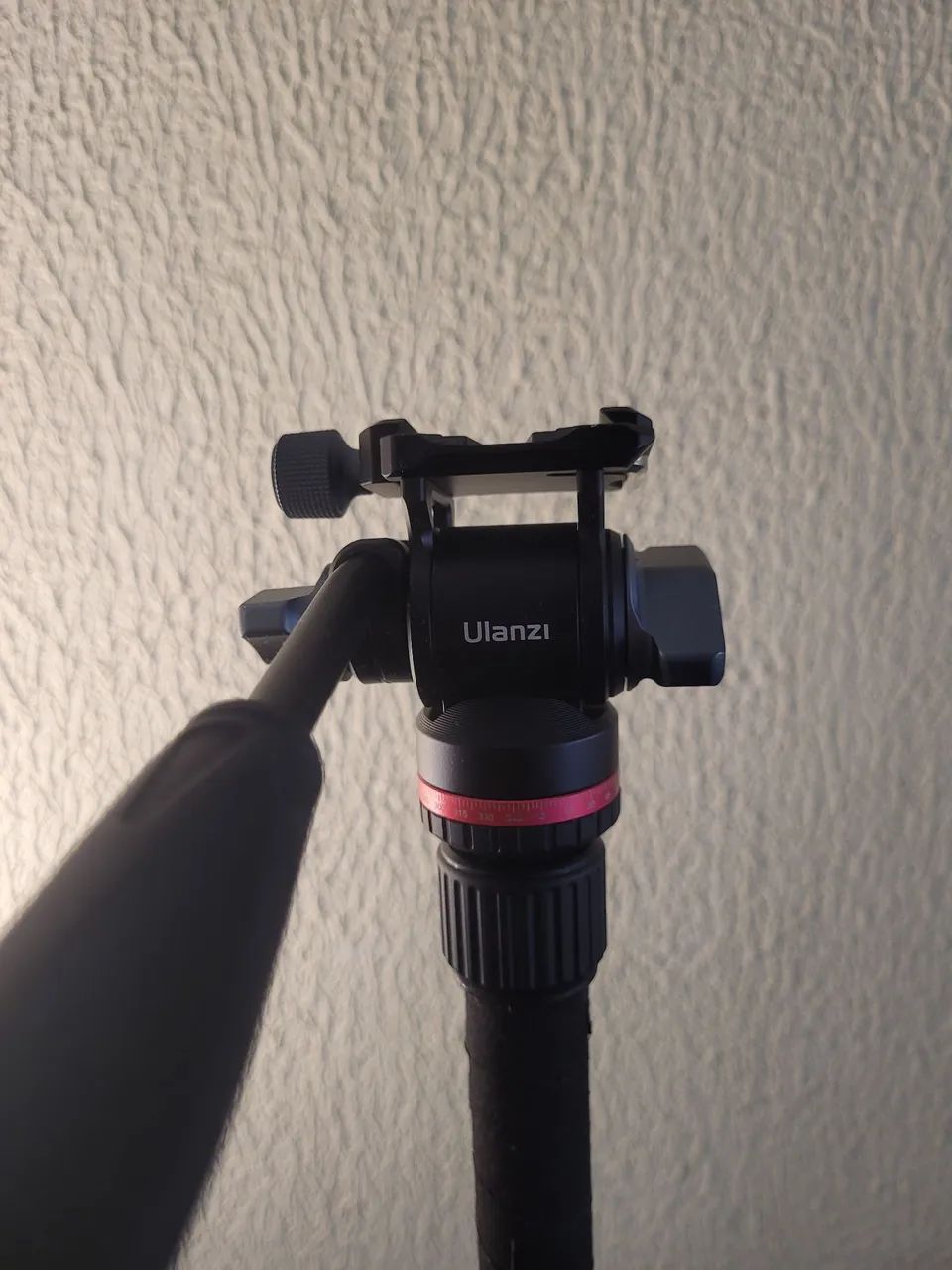 Tripé Ulanzi TT53 + Cabeça Fluída Ulanzi U-190 - Foto 2