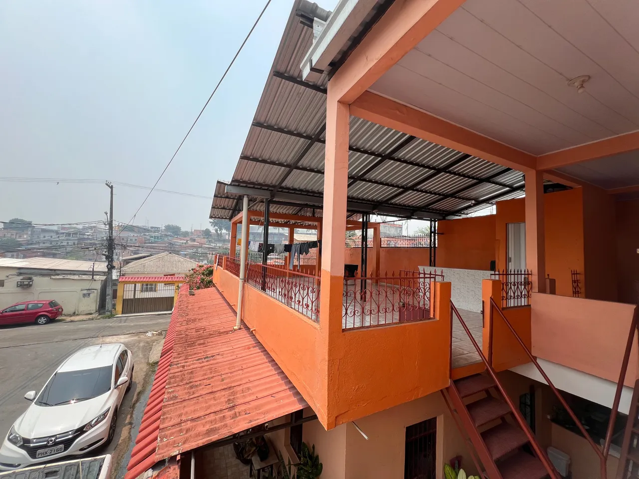 Uma super casa, ampla, super conservada, vários ambientes e terraço!