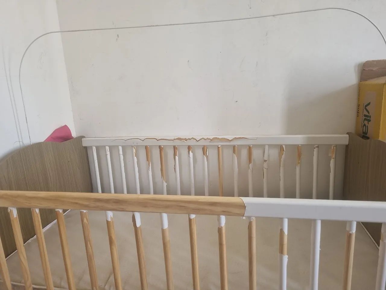 Vendo berço nunca utilizado junto com o colchão. 