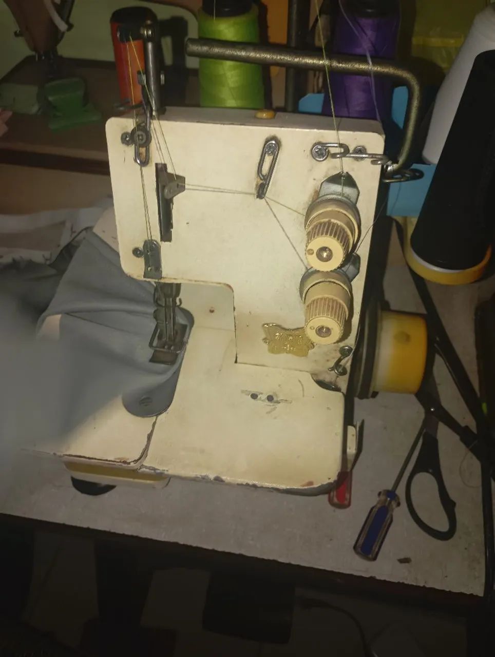 Máquina de costura  - Foto 3