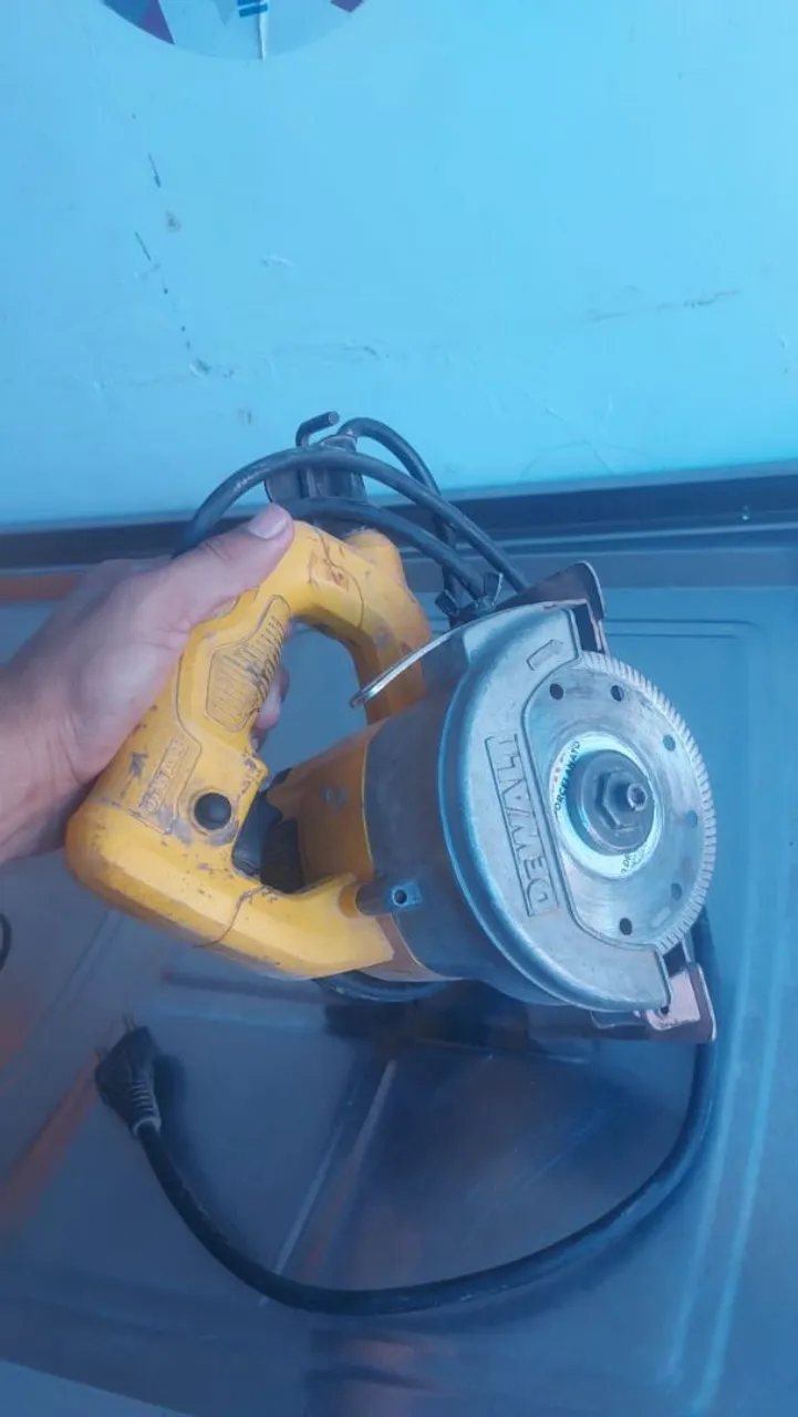 Serra Circular de Bancada Dewalt 300$