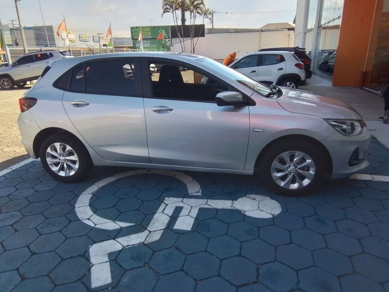 Chevrolet Onix 2023 1.0 flex manual - Foto 4