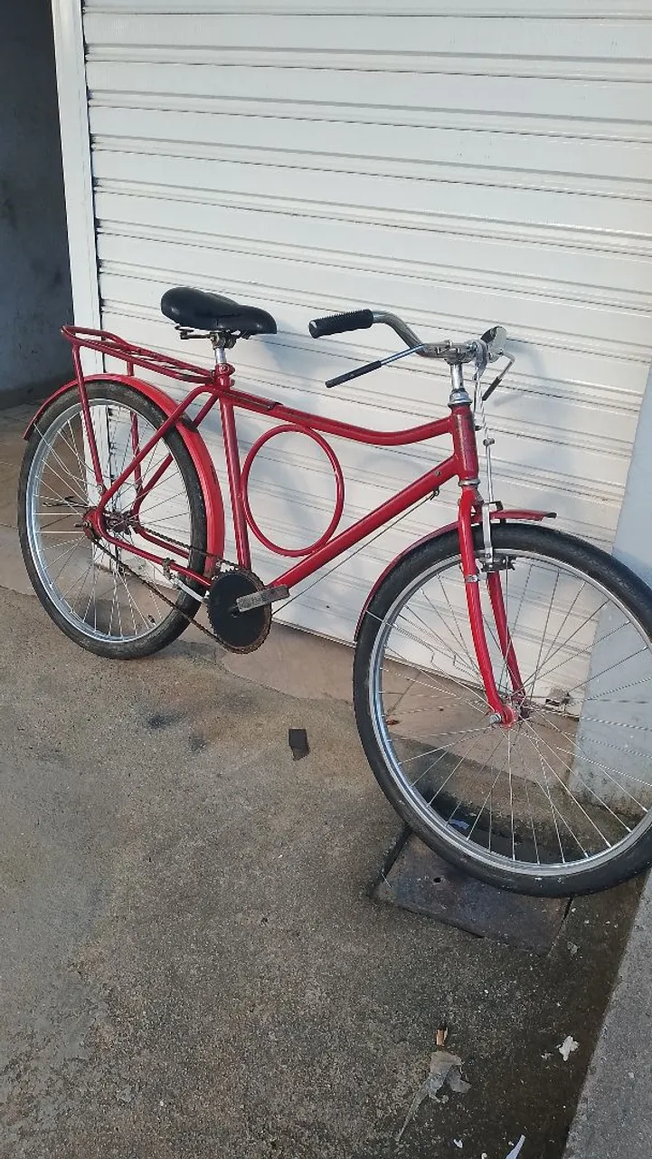 Bicicleta Vermelha Clássica