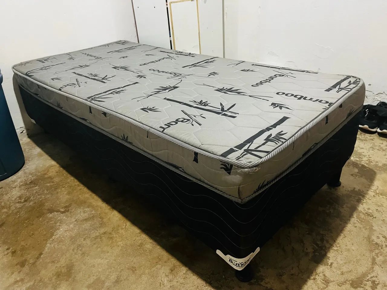 Cama box solteiro seminova