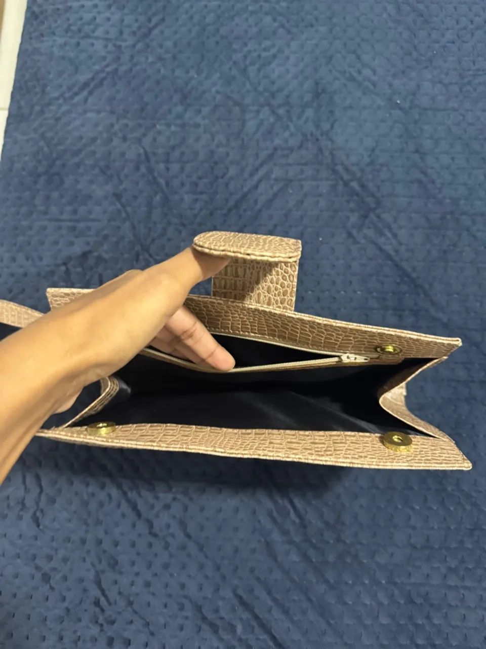 Nova Carteira Clutch Texturizada Bege - Foto 4