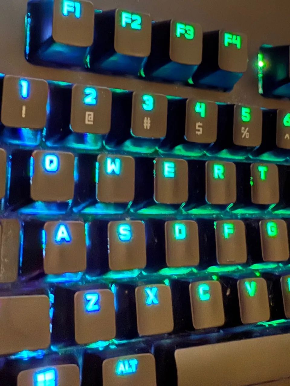 Teclado Gamer Mecânico Logitech G Pro - Foto 5