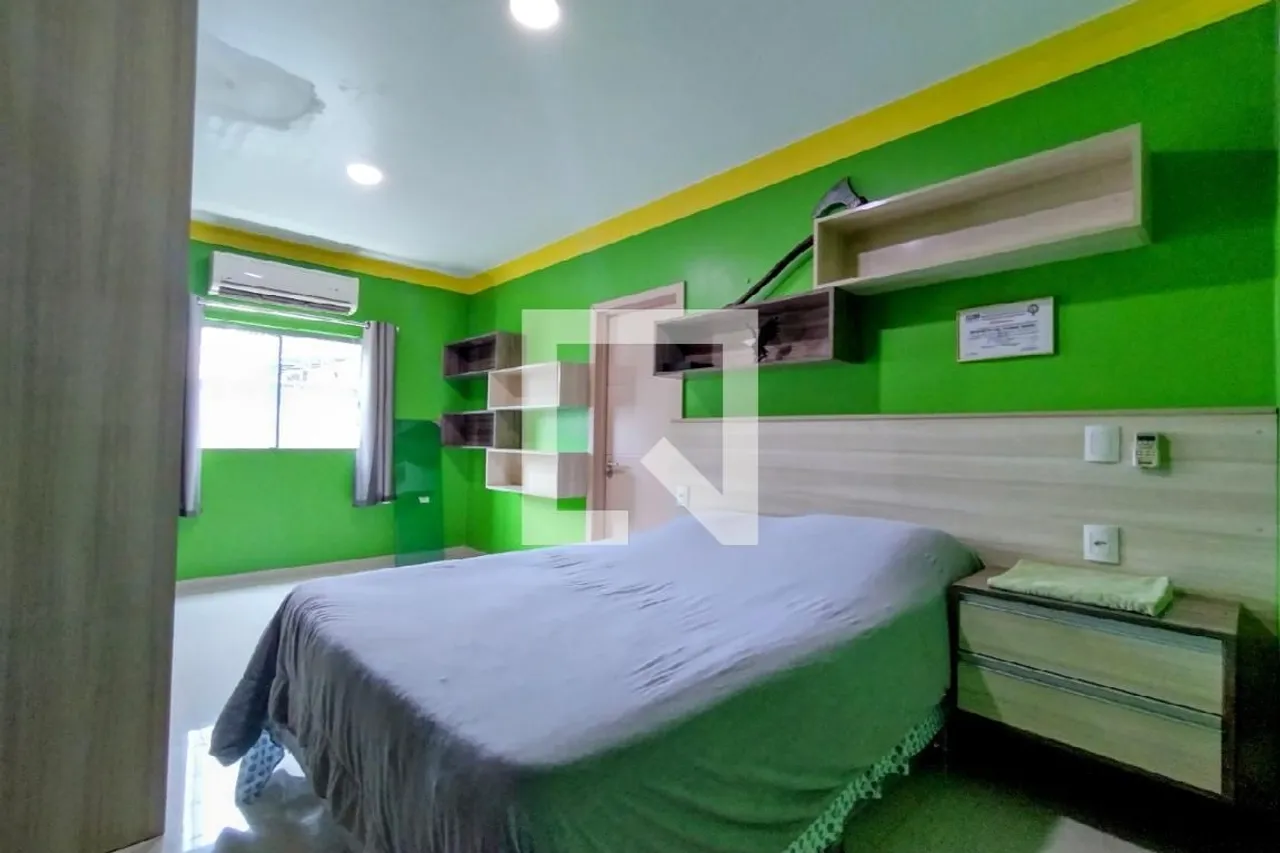 //Vendo linda casa com 5 suítes em Petrópolis