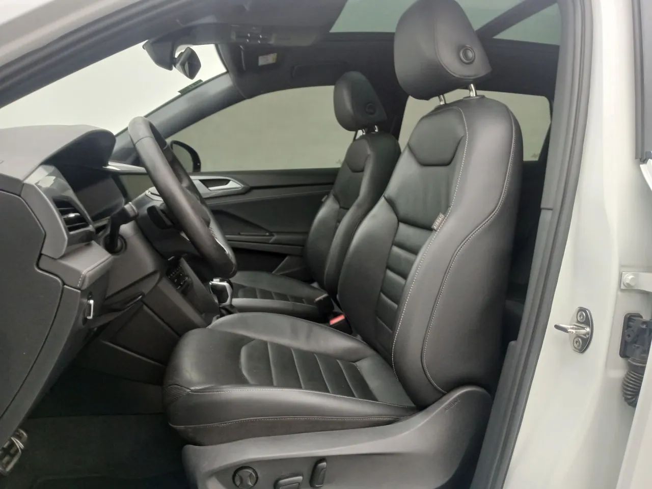 Volkswagen Taos Highline 1.4 250 TSI Flex Aut., foto 16 de 18