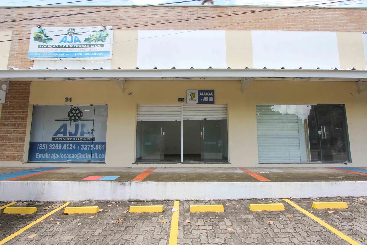 Loja funcional no Cambeba Open Mall com mezanino