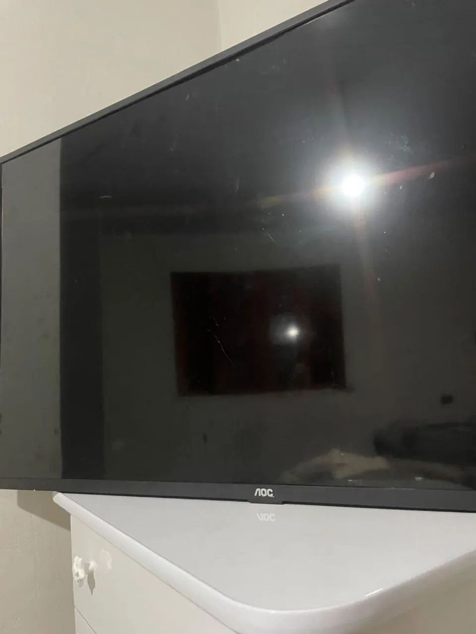 Vendo tv smart 43 polegadas, com a tela apagada, suporte vendo por fora  - Foto 5