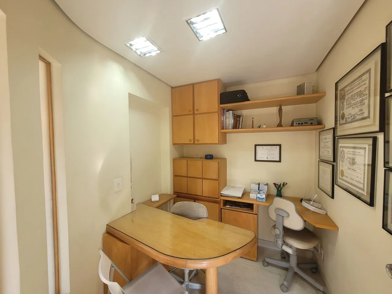 Venda com mobilia e equipamentos