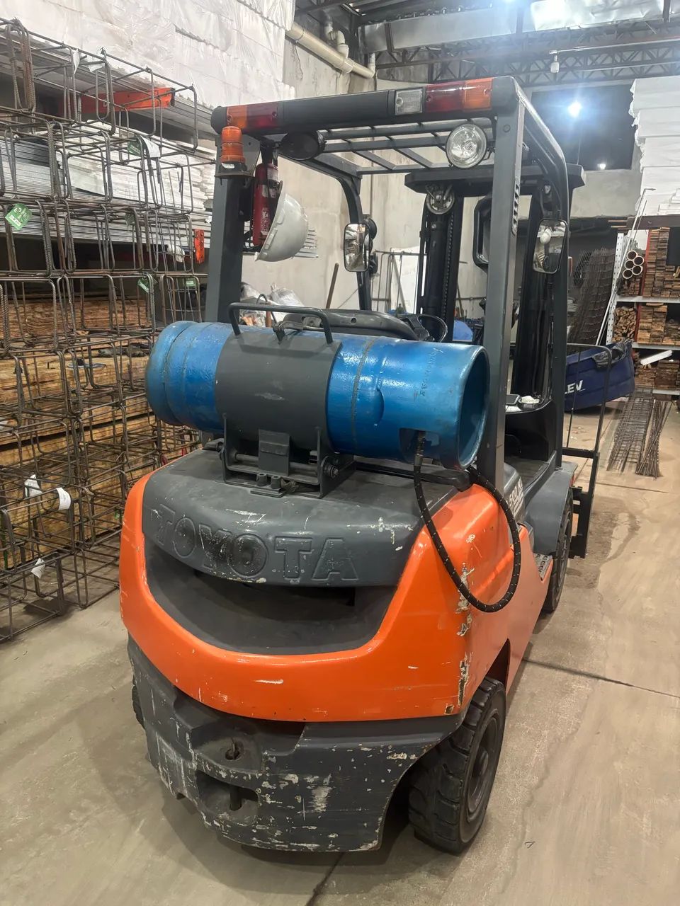 Empilhadeira Toyota 2015