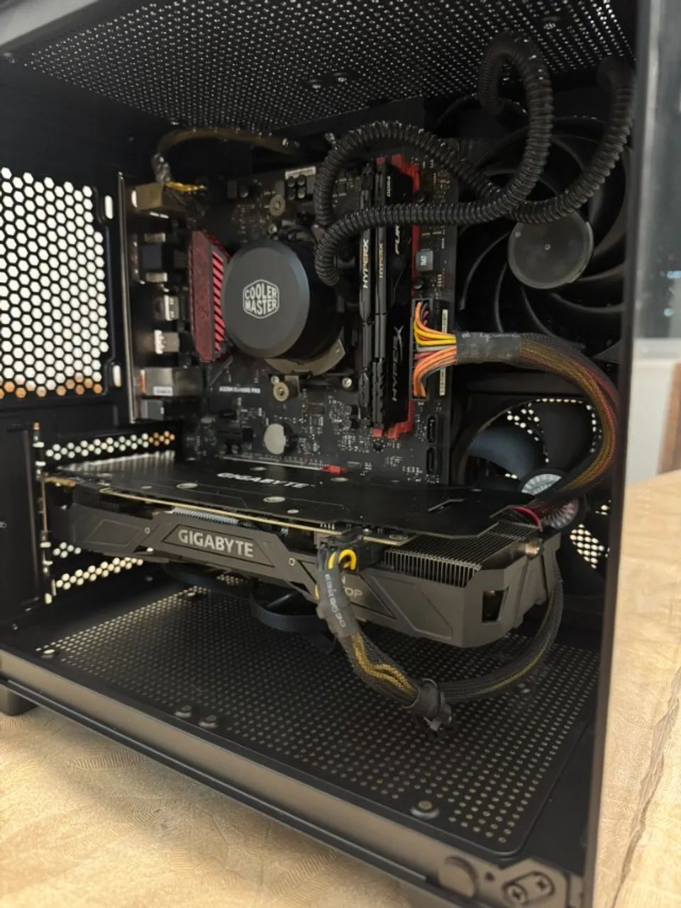 PC Gamer excelente - Gtx 1070 | Ryzen 5 1600x |16gb Ram DDR4 | Watercooler | SSD + HD