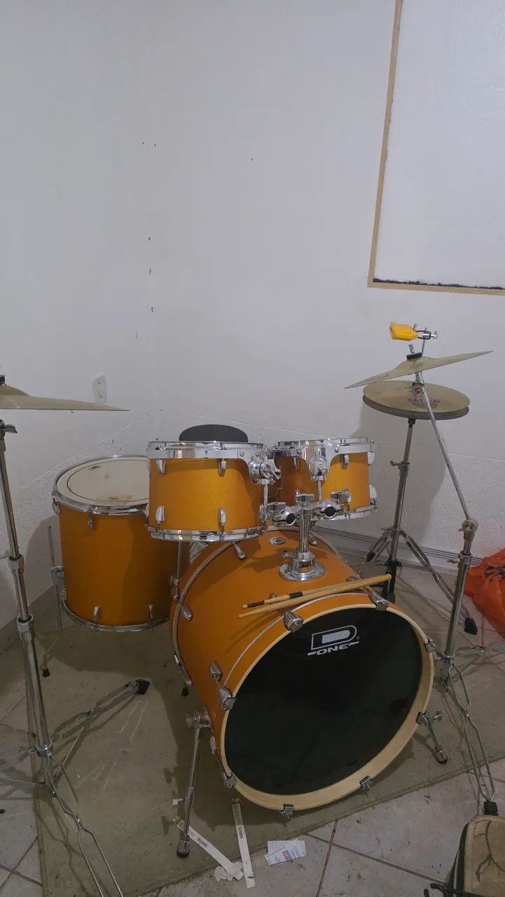 Bateria completa com pratos
