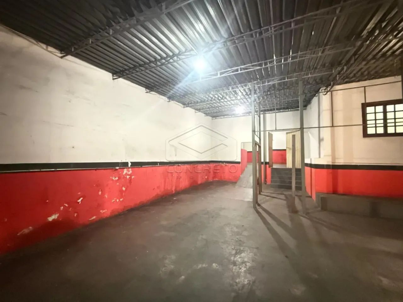 EXCELENTE GALPÃO COMERCIAL COM OPÇÃO DE MORADIA NO CENTRO DE BAURU - Foto 2