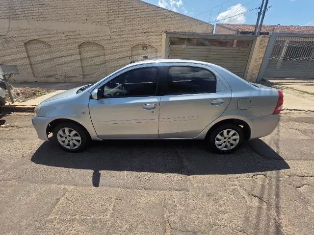 Toyota Etios ETIOS XS SEDAN1.5 FLEX 16V 4P MEC. 2013