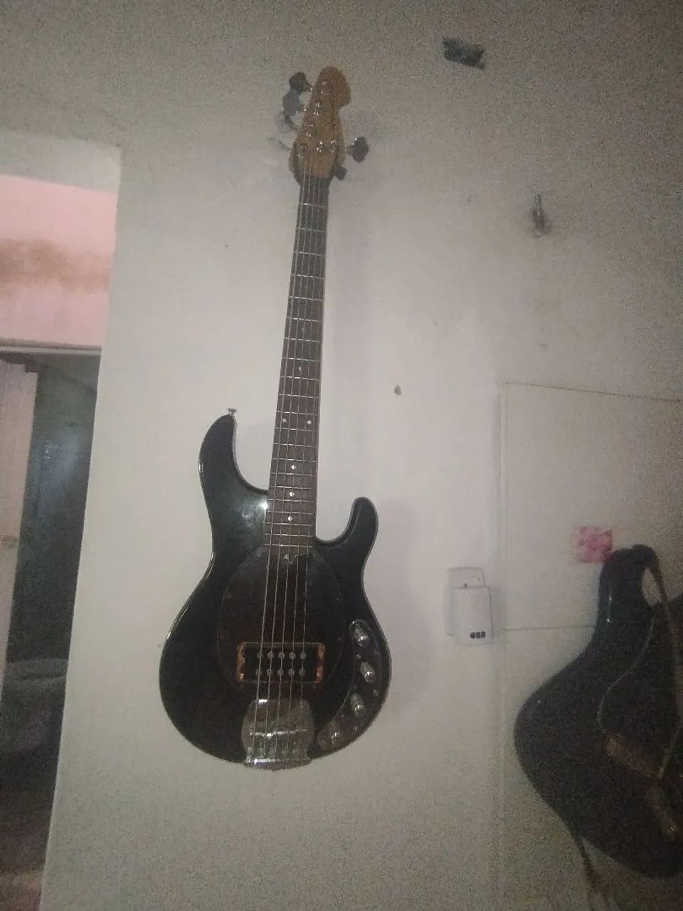 Contrabaixo music Man modifild