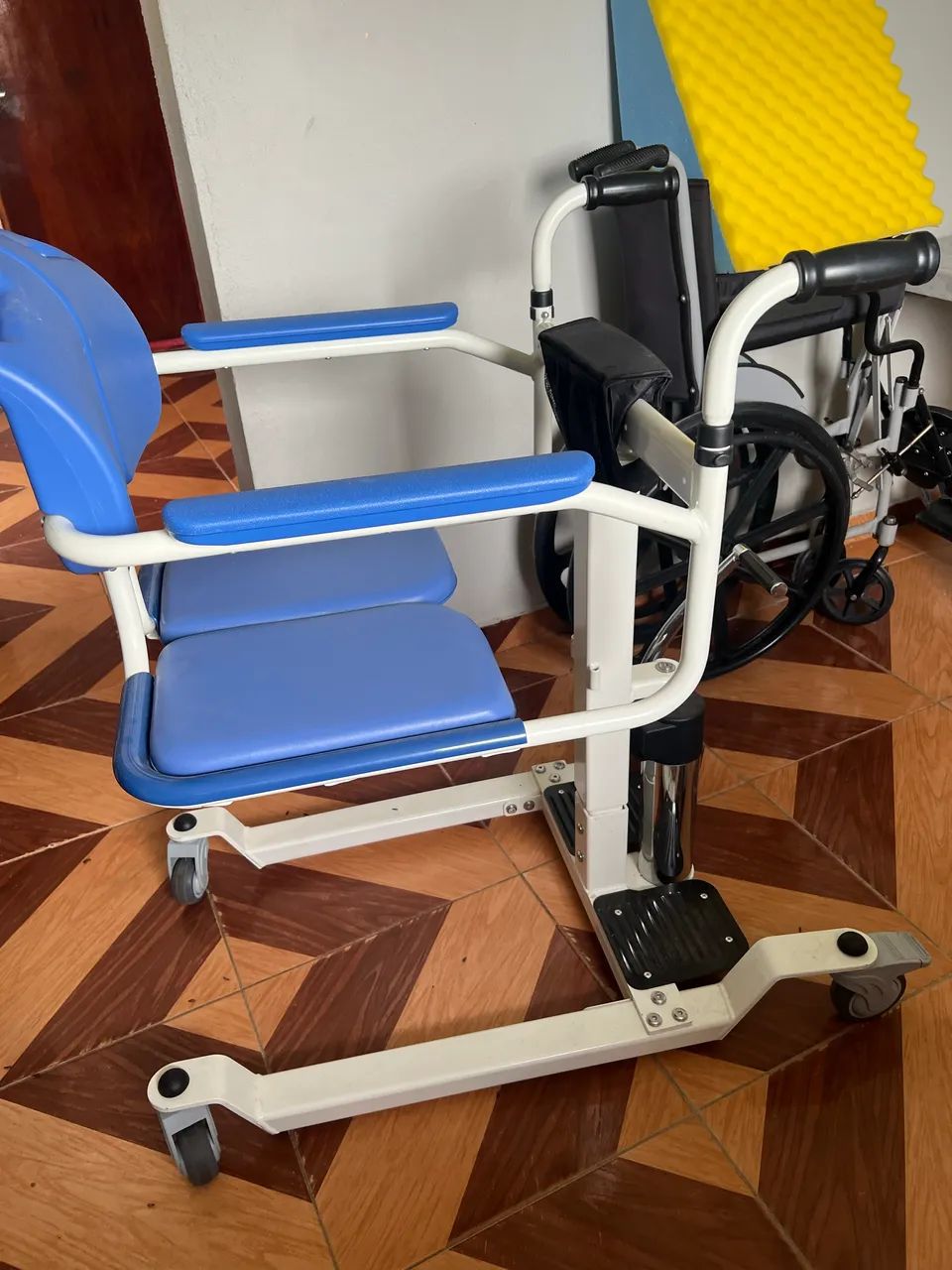 Cadeira de transferência - Foto 2