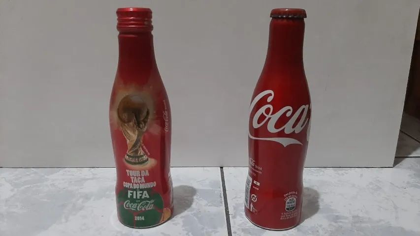 Par de Garrafas de Alumínio Decorativas Coca-Cola