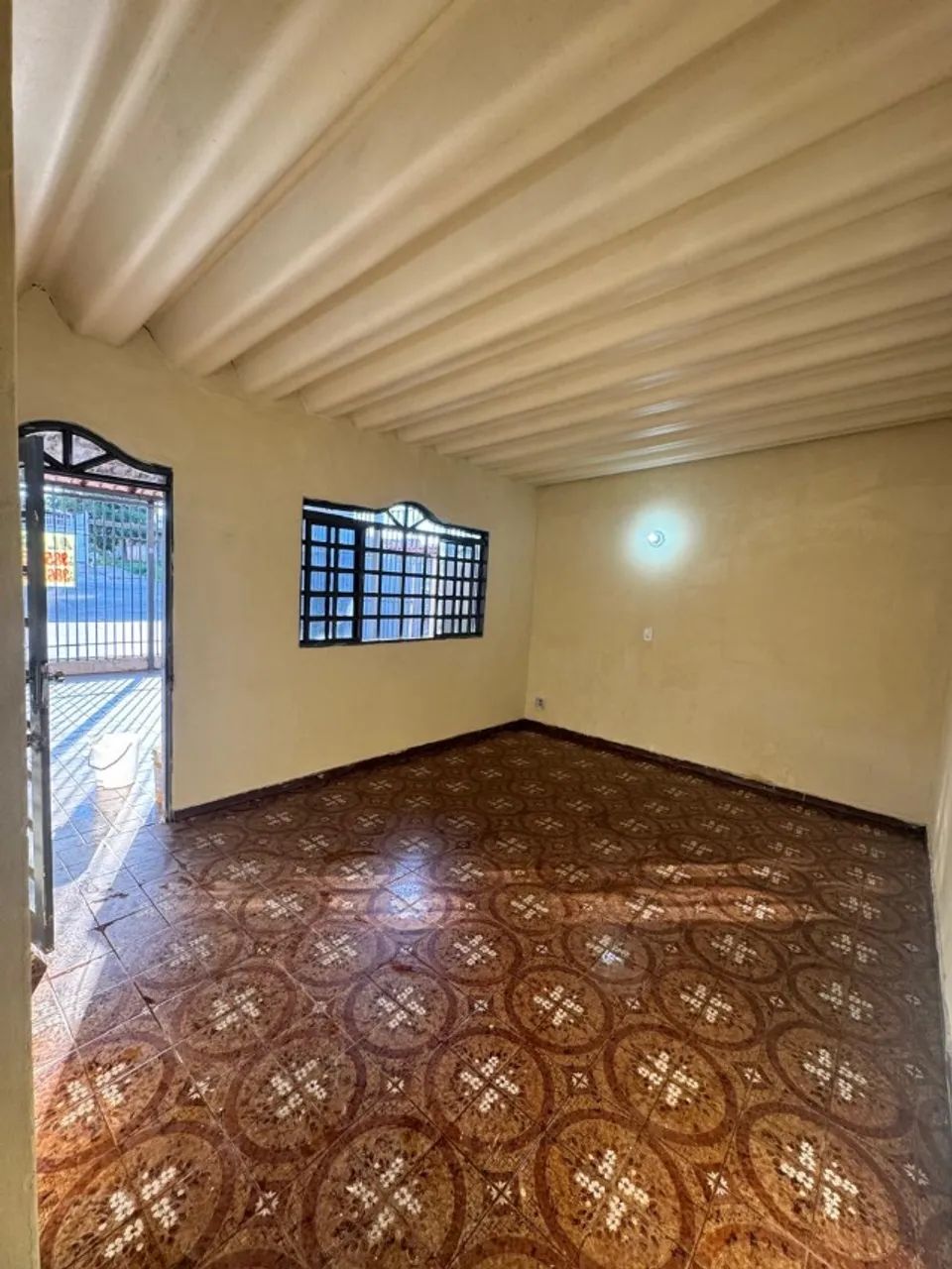 CASA QNL 6 BLOCO H 3 Quartos direto com proprietário