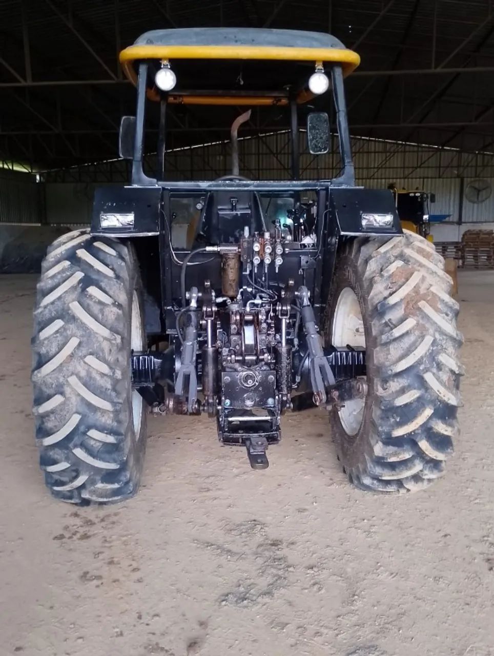 Trator Valtra 110 - Foto 3