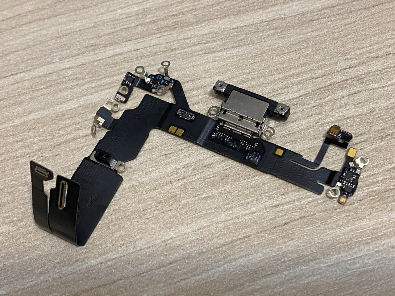 Lote peças iPhone 16 retirada  - Foto 2