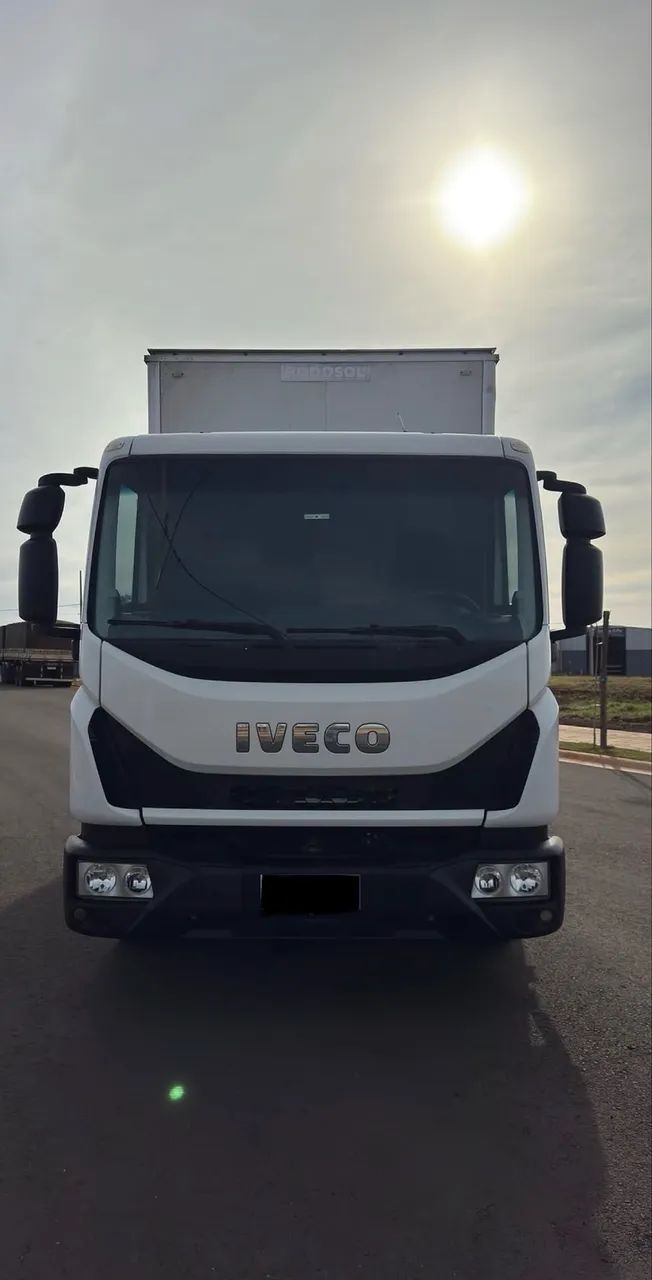 IVECO  9-190 Tector Baú  - Foto 3