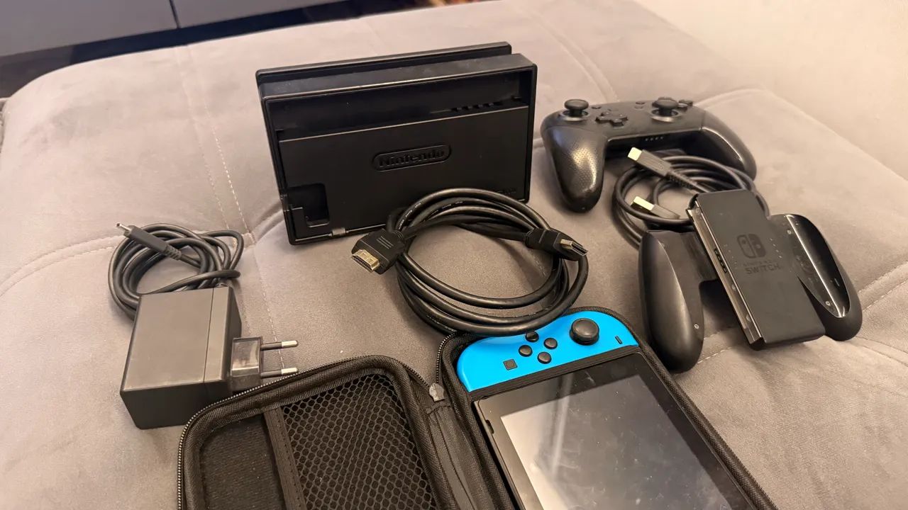 Nintendo Switch Completo Semi Novo - Consoles de Vídeo Game - Vila