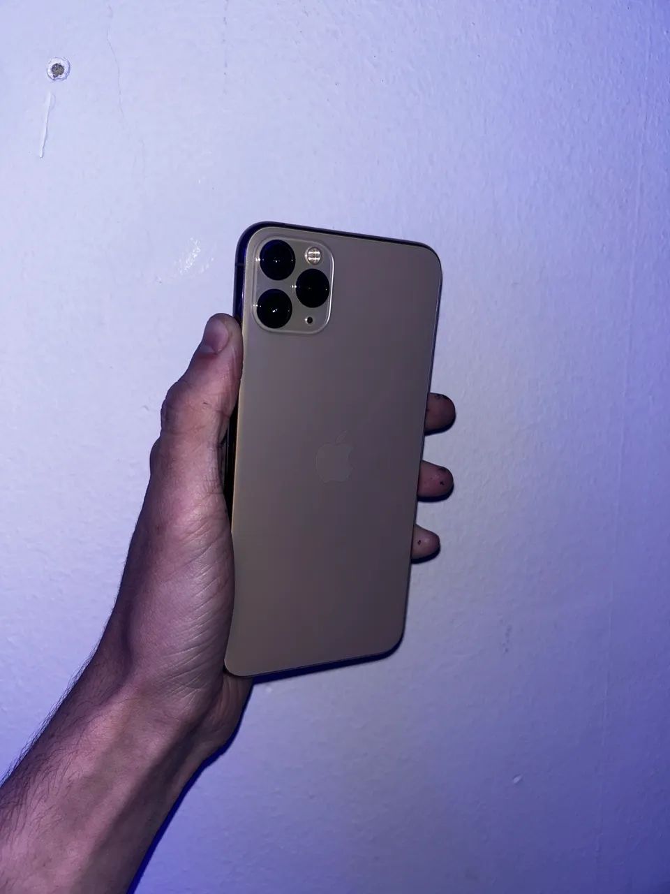 iPhone 11 Pro Max dourado 