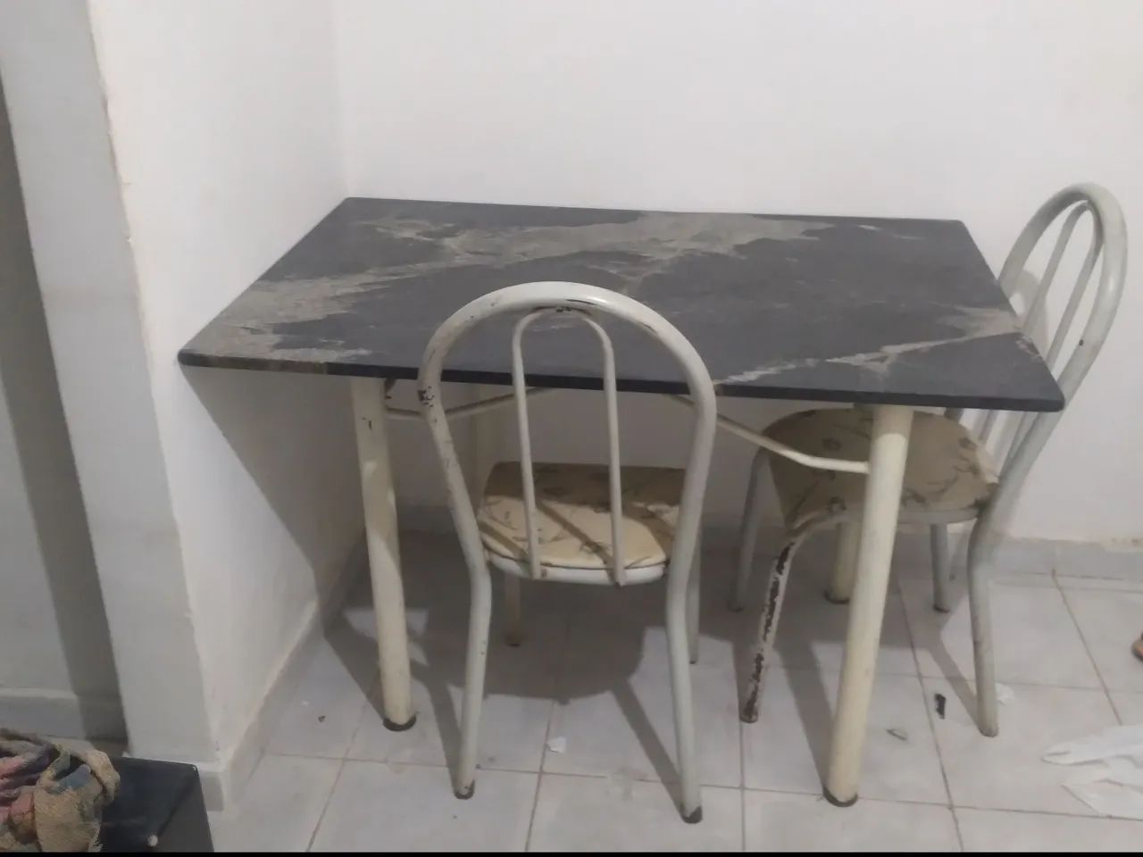 Mesa com 3 cadeiras usados - Foto 2