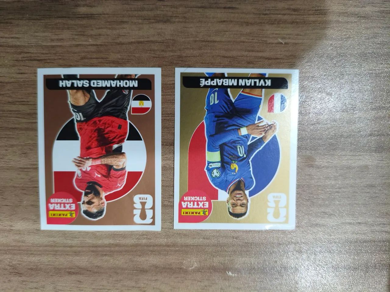 Vendo 2 figurinhas ouro e bronze copa 2026