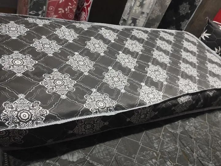 Colchão Solteiro Espuma D28 - Novo (ENTREGA GRÁTIS) - Foto 2