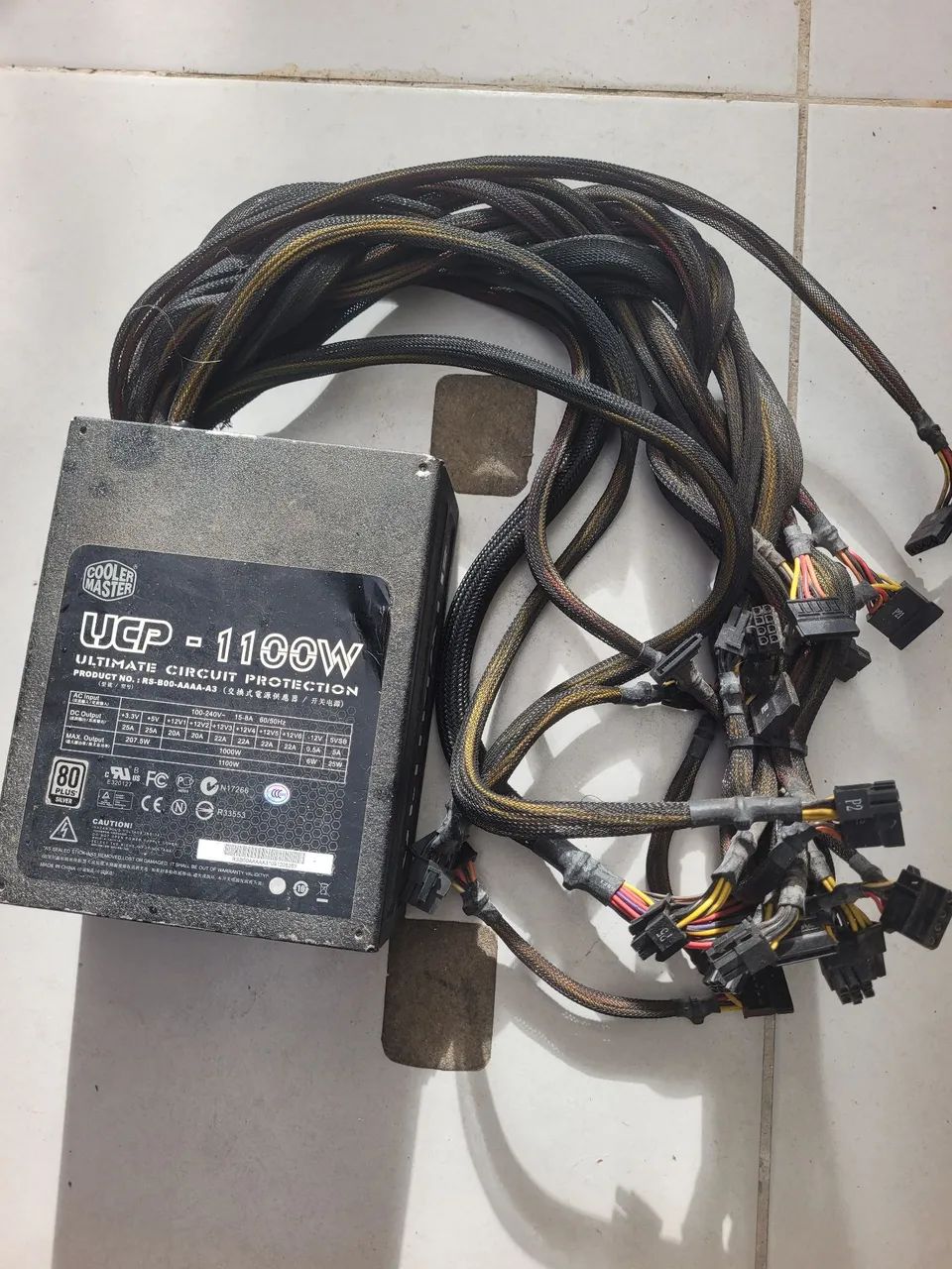 Fonte Cooler Master UCP 1100W 80 plus sem cabo sem teste no estado - Foto 2