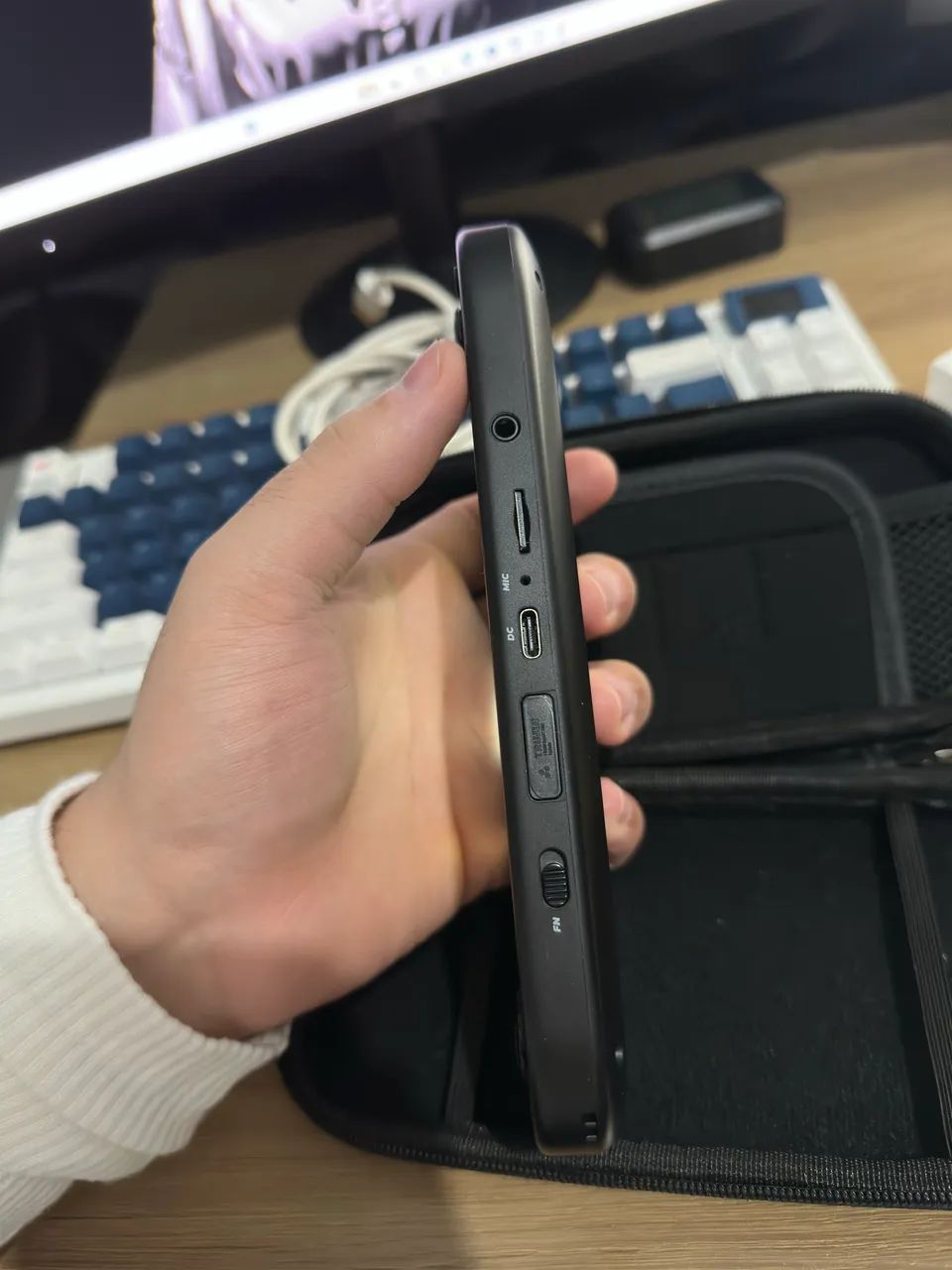 Trimui Smart Pro + Case + Caixa | Perfeito Estado - Foto 3