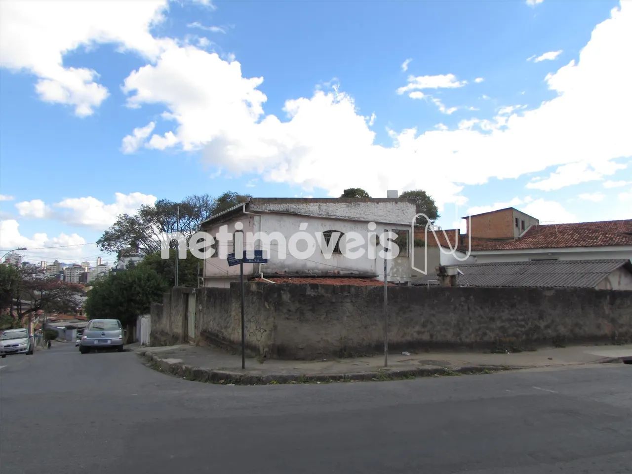 Lote de esquina com 360 metros, ideal para construtoras.