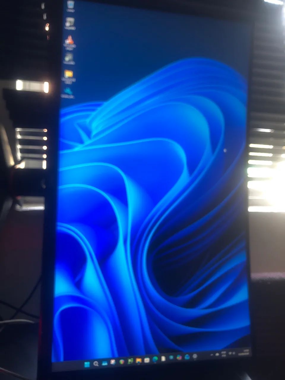 Monitor 240hz 0,5 ma  AOC 27 Pol